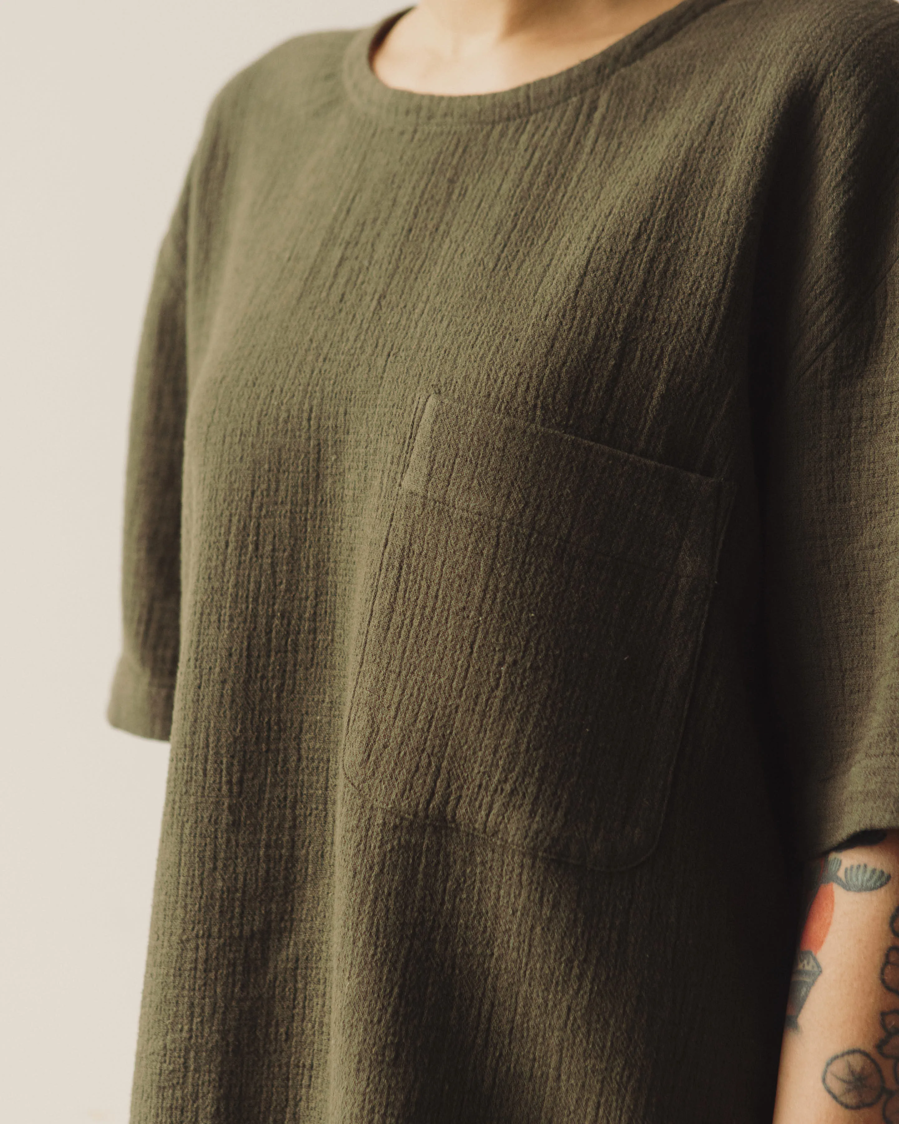 7115 Signature Pocket Tee, Deep Moss Gauze